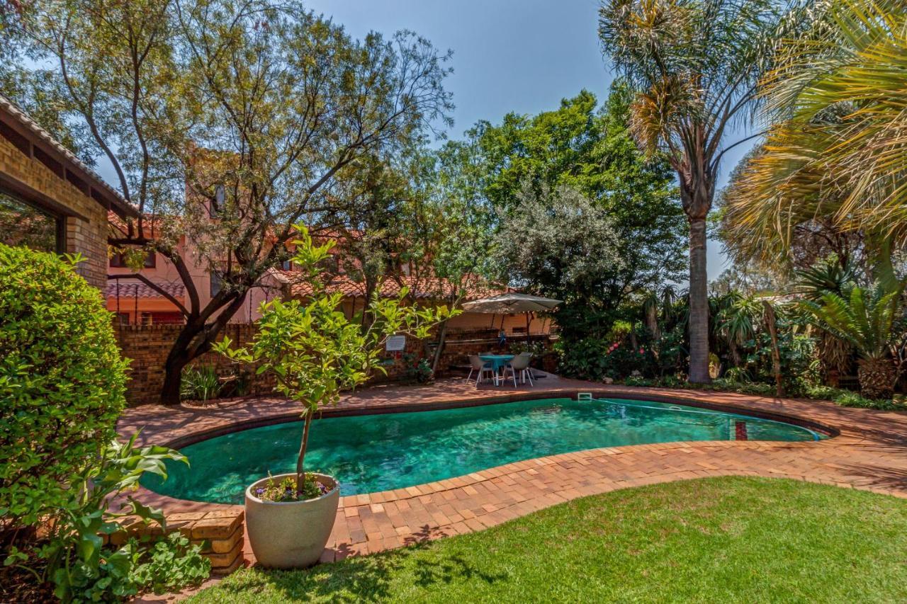 The Dorr Guest House Sandton Exterior photo