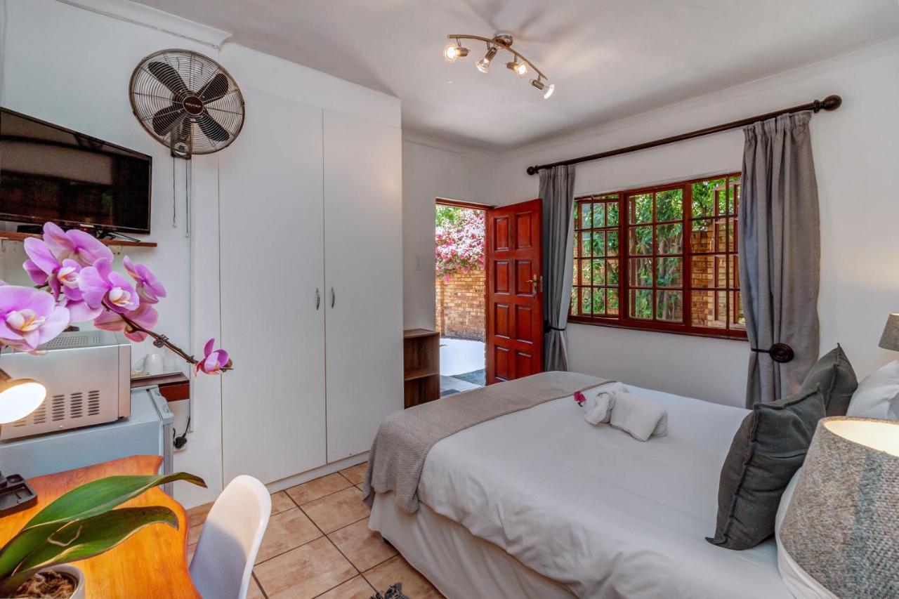 The Dorr Guest House Sandton Exterior photo