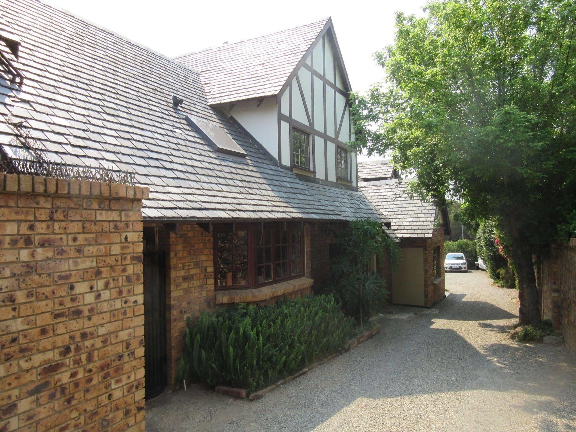 The Dorr Guest House Sandton Exterior photo