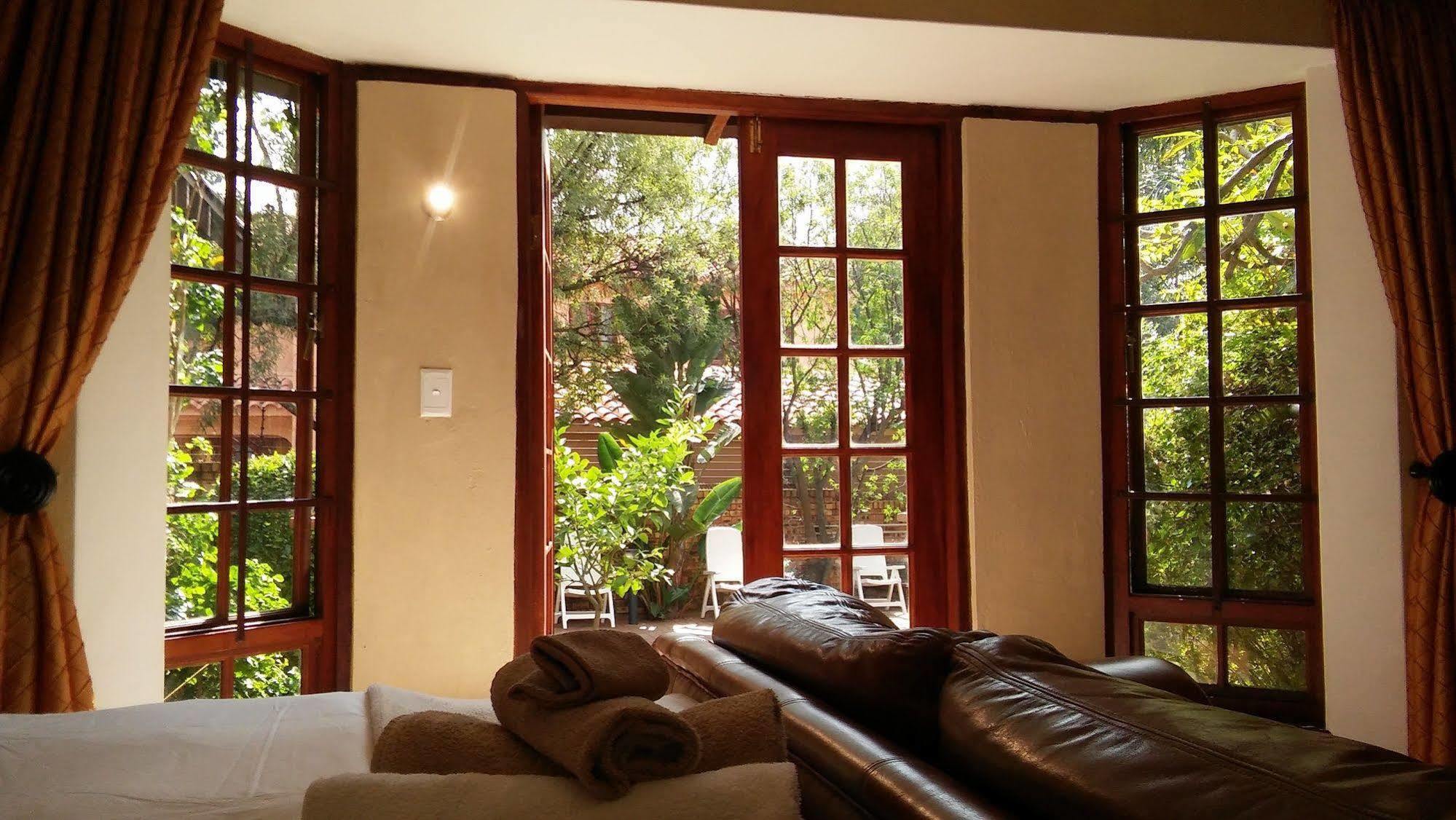 The Dorr Guest House Sandton Exterior photo
