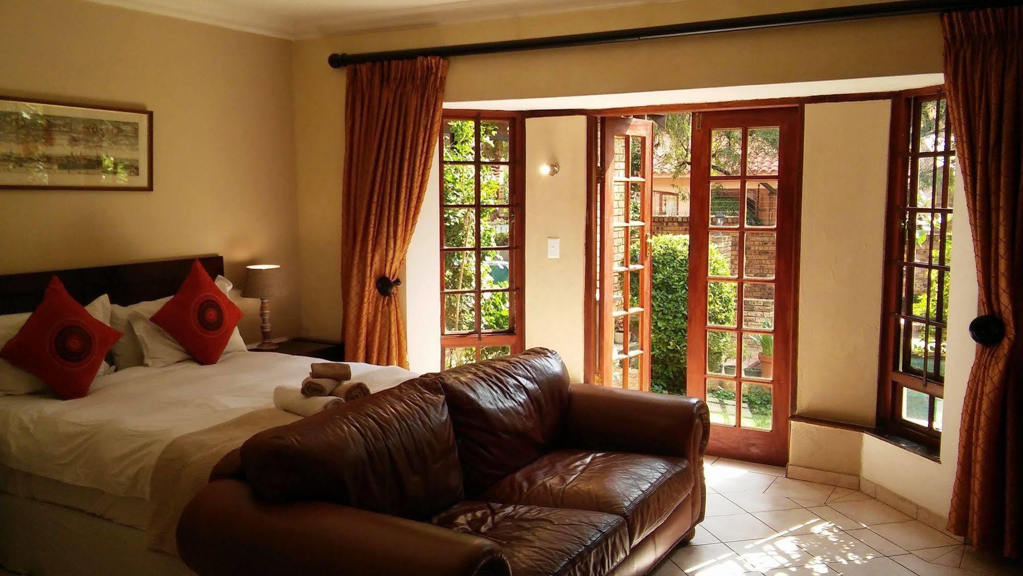 The Dorr Guest House Sandton Exterior photo